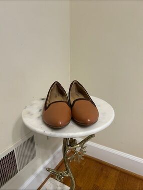Trotters Cognac Brown Slip-On Ballet Flats with Dark Trim